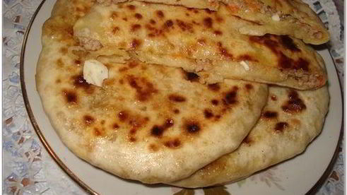 картофельные зразы и лепешки с одной начинкой