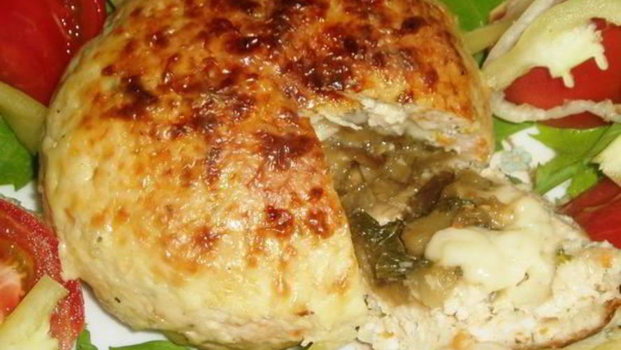 Рецепт куриных зраз с баклажанами и сыром