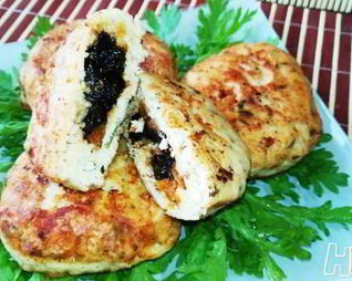 Куриные зразы с сухофруктами и апельсиновым соусом