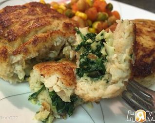 Куриные зразы со шпинатом и яйцом