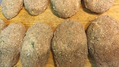 куриные зразы со шпинатом и яйцом