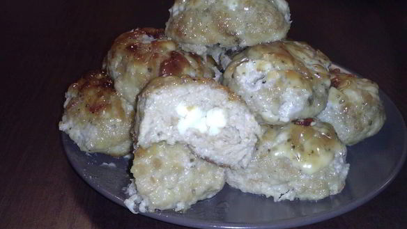 Рецепт Мясных зраз с яйцом и пряным соусом