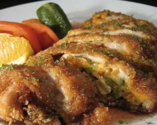 Зразы из говядины с грибами, рисом и зеленым горошком