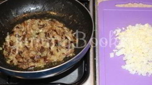 зразы с грибами и яйцом