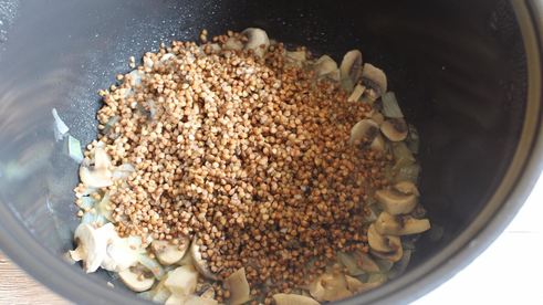 гречка с грибами и луком в мультиварке