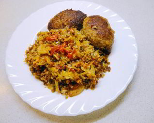 Гречка с капустой и овощами