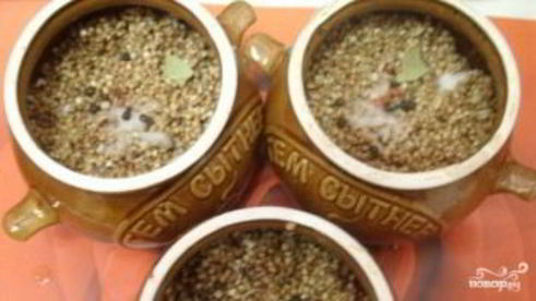 гречка с курицей в горшочках