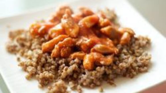 Рецепт Гречки с курицей в томатном соусе