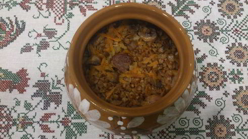 гречка с мясом в горшочках