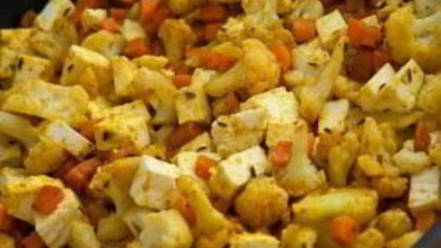 гречка с овощами и сыром в горшочке