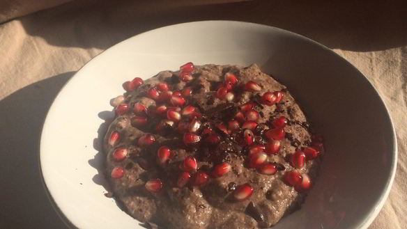 Рецепт Льняной каши с гранатом и шоколадной крошкой