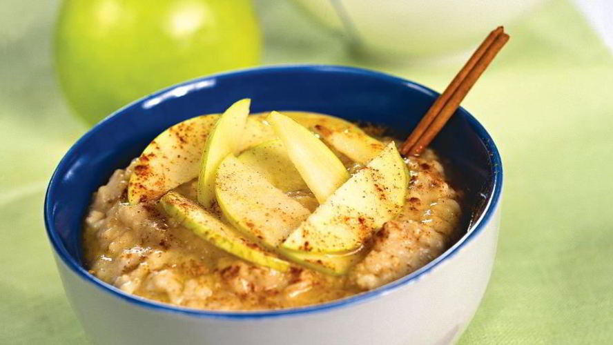 Рецепт овсяной каши с яблоками и корицей