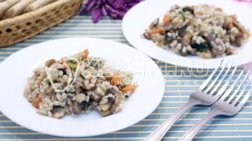 перловка с грибами