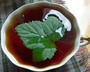 Чай татарский со смородиной и медом