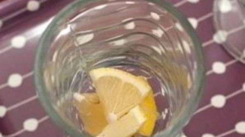 имбирный чай с клубникой