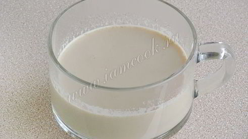 индийский имбирный чай масала с молоком и кардамоном