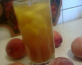 Холодный чай с персиком