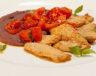 Курица с чайным соусом и пюре из фасоли