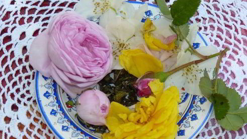 летний цветочный чай для подруг