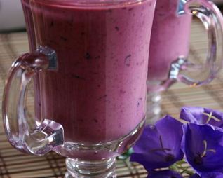 Чернично-клубничный коктейль