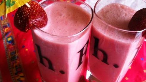 клубничный коктейль снежок