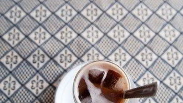 Рецепт Холодного турецкого кофе с молоком и кардамоном