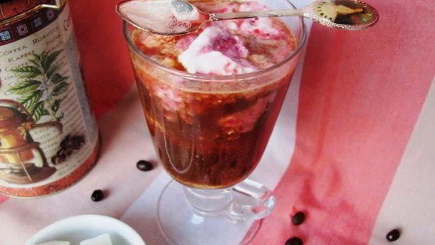 Рецепт кофе глясе с клубничным сорбе