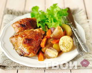 Курица в кофейной глазури, запеченная с овощами