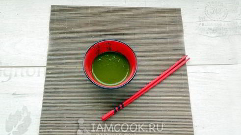 латте с чаем маття и белым шоколадом