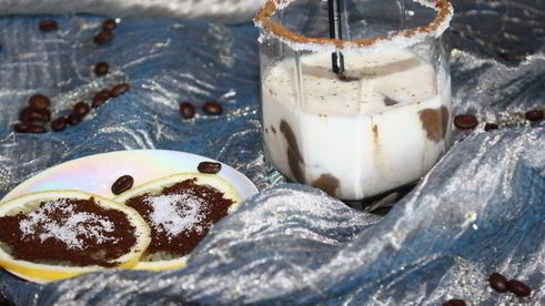 ледяной кофе в жаркий день