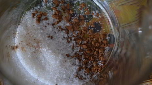 зимний кофе фраппе с корицей и имбирем