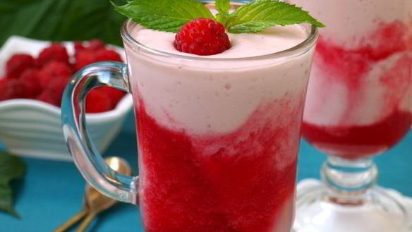 Рецепт Коктейля на ряженке с творогом и малиной