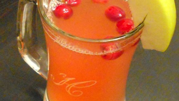 Рецепт Праздничного клюквенного напитка