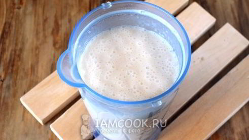 грушево-банановый смузи с кокосовым молоком