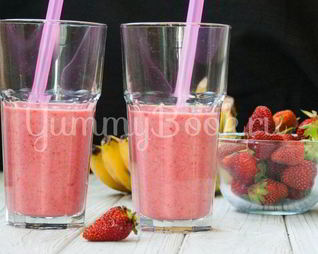 Клубнично-банановый смузи