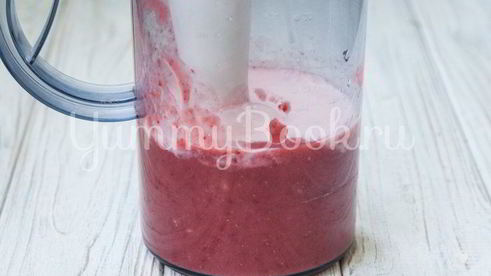 клубнично-банановый смузи