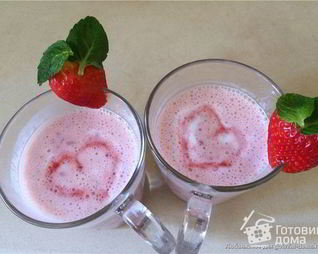 Клубничный кефирный смузи
