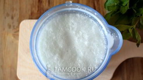 кокосово-мятный смузи с ананасом