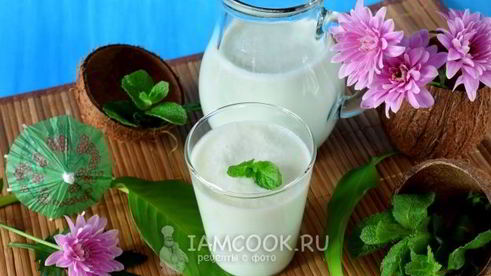 кокосово-мятный смузи с ананасом