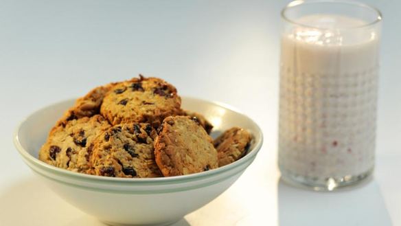 Рецепт Печенья Фитнес и овсяный смузи с клюквой