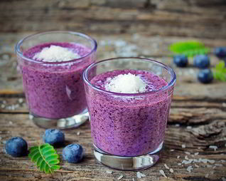 Рисовый смузи с черникой и кокосовыми сливками