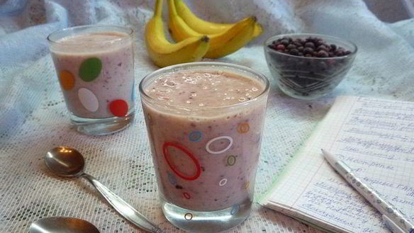 Рецепт Смузей из черной смородины и банана