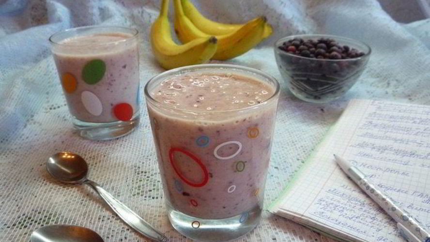Рецепт смузей из черной смородины и банана
