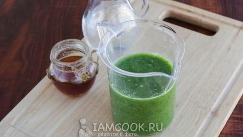 смузи с грушей и шпинатом