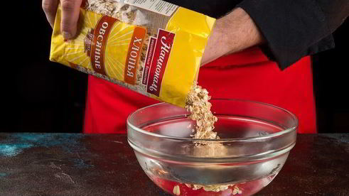 смузи с овсянкой, клюквой и клубникой