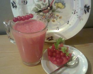 Смузи с помидором и смородиной