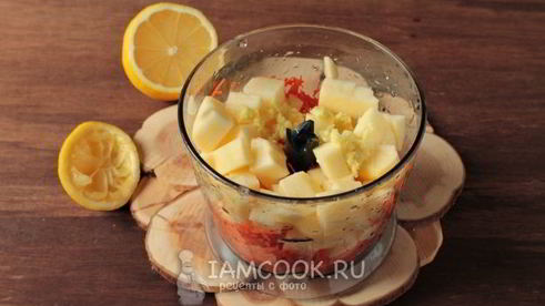 смузи с яблоком, морковью и имбирем