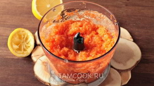 смузи с яблоком, морковью и имбирем