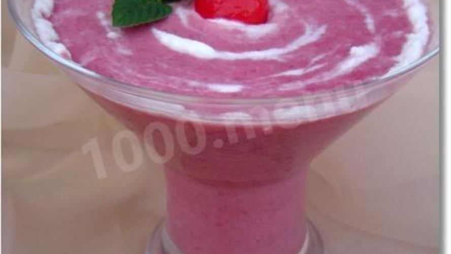 Рецепт вишневого смузи с йогуртом и овсяными хлопьями