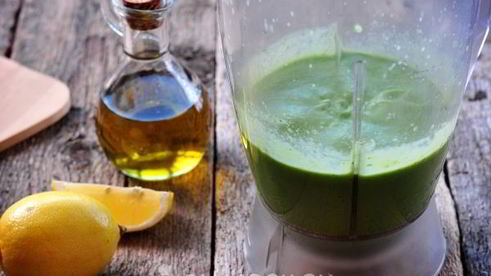 витаминный смузи из авокадо и шпината